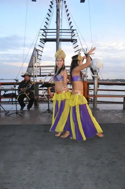 Bali Pirate Dinner Cruise - Image 9