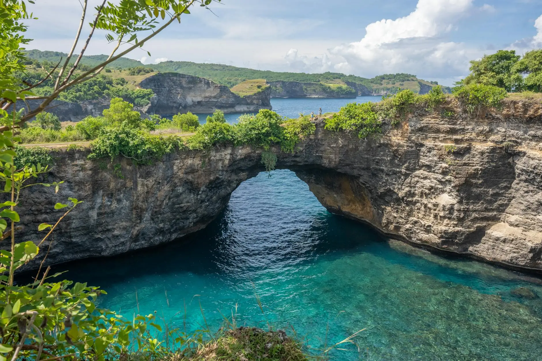 Nusa Penida west and east coast tour scenic landscapes and beaches.